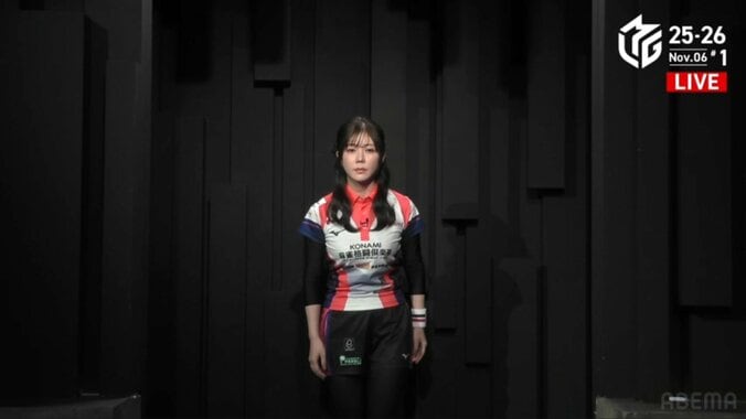 「美人が歩いてる！」高宮まり、スタイル際立つユニ姿