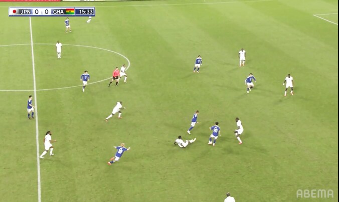 久保から横パスを受けて抜け出す佐野海舟