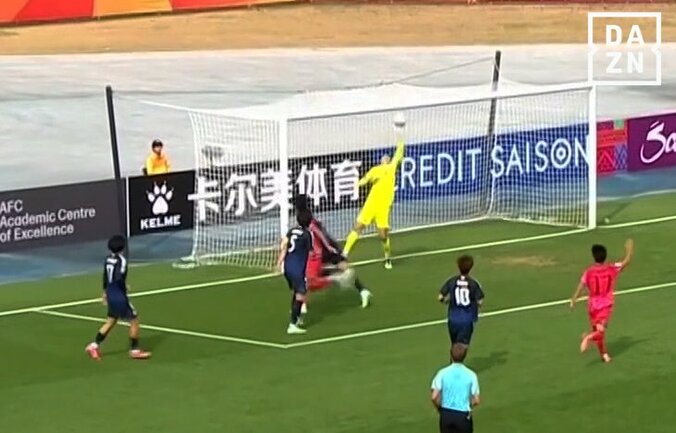 【写真・画像】韓国FWが唖然…17歳日本代表GKの“神の左手セーブ”が衝撃的！「すげえぞ！」「やられたと思った…」荒木琉偉が超反応ストップの瞬間【U20アジアカップ】　1枚目