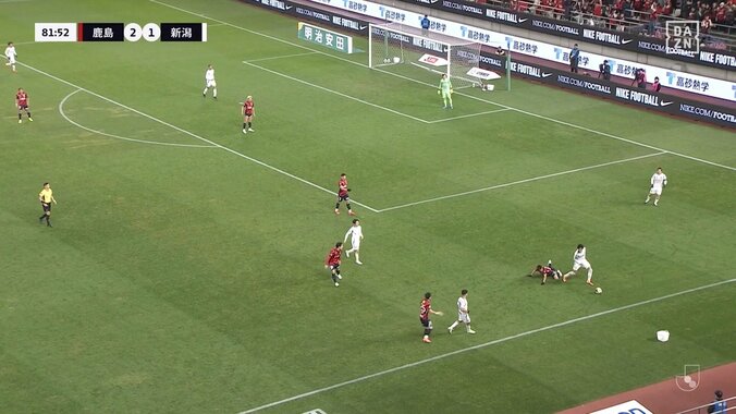 【映像】ファウル？完璧なスライディング→体が膝を直撃