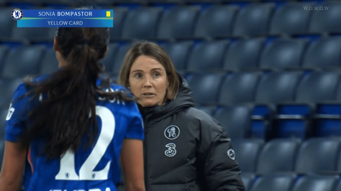 判定に怒りを露わにしたチェルシーのボンパストル監督