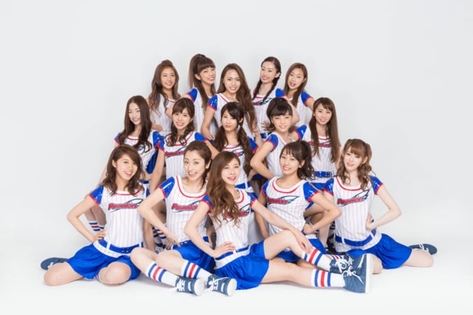 Ｉカップお天気お姉さん・穂川果音ＶＳ貧乳横綱・鈴木咲　コスプレ天気予報対決 4枚目