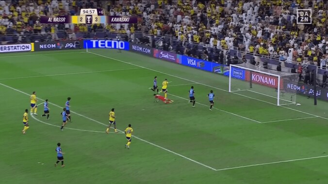 C・ロナウドが唖然…川崎DFの“魔法のシュートブロック”に衝撃＆称賛の声！「どっから飛んできた」「漫画の世界」「ご飯3杯いける」ACLE決勝に導いたスーパー守備の瞬間 5枚目