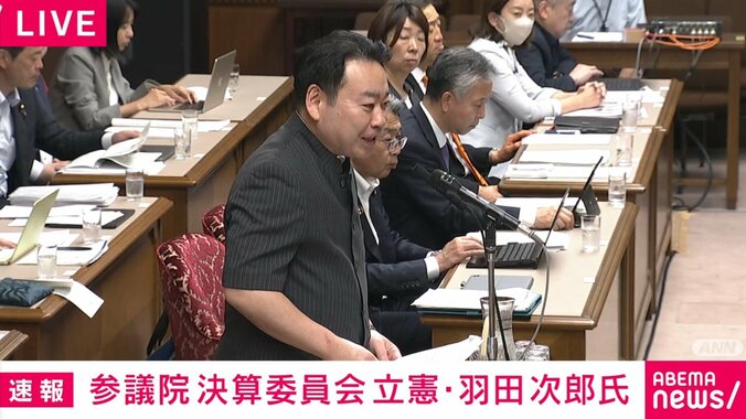 羽田次郎氏、伝承の“半袖スーツ”（別カット）