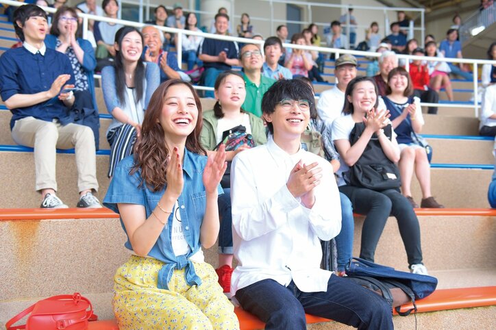 江ノ島で吉沢亮と急接近!? 『あのコの、トリコ。』仲良しデートショット解禁