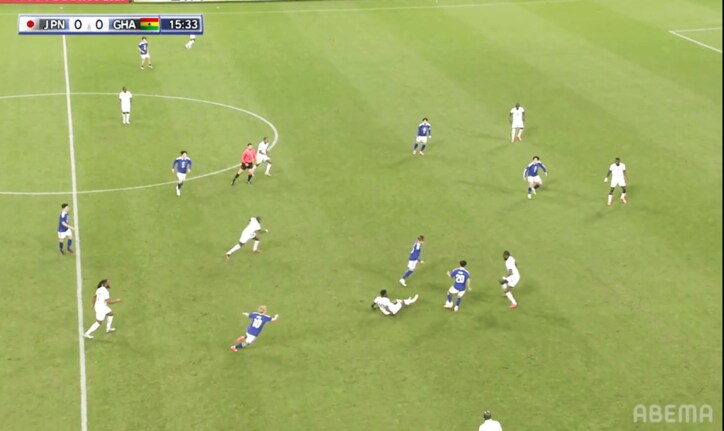 久保から横パスを受けて抜け出す佐野海舟