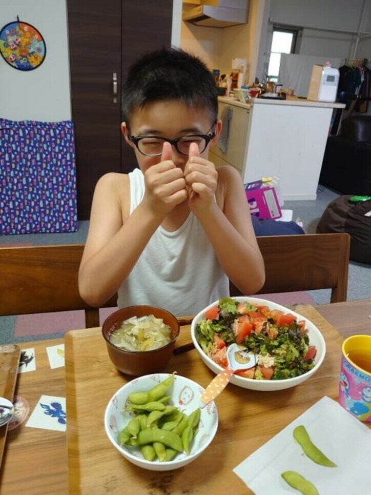  山田花子、息子達が完食した夕食を公開「盛り付けるだけなので、楽ちん」 