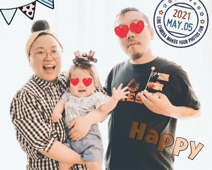 ニッチェ・江上、息子の生後8か月記念で家族写真「仲良し親子」「素敵」の声