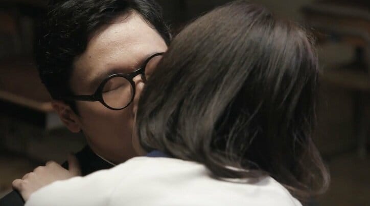 ブルマー姿で色仕掛け、植木鉢を頭上に落とし殺人未遂…眼帯秘書・礼香の高校時代が怖すぎる『L 礼香の真実』