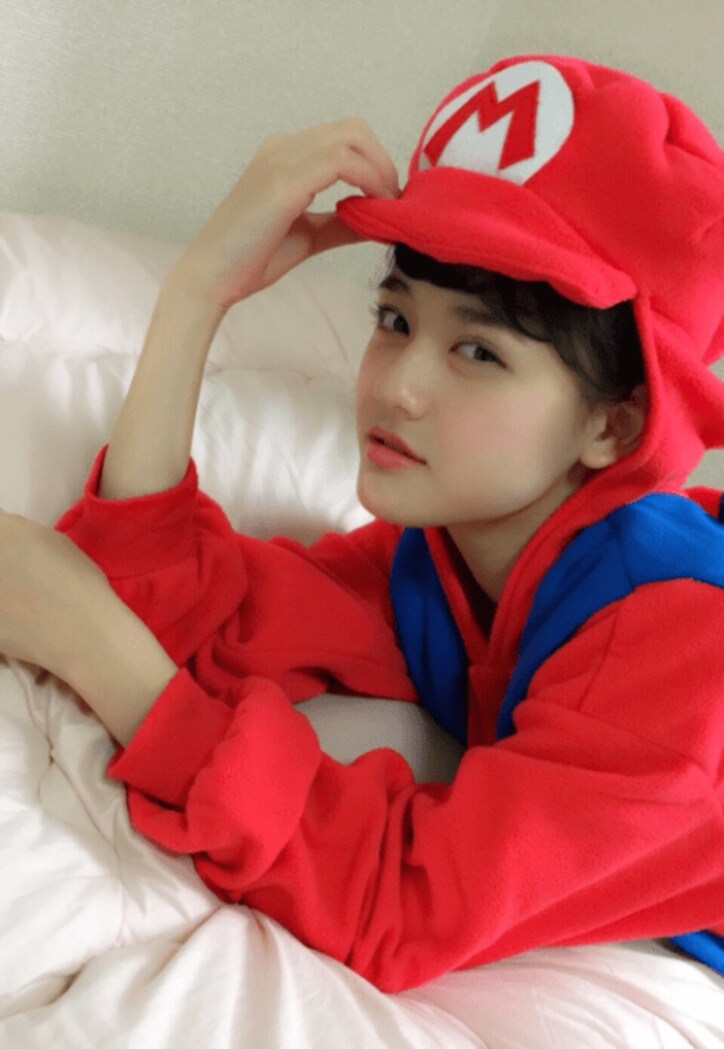 イコラブ高松瞳、セクシーすぎるマリオ姿公開にファン歓喜「メンバーリレーブログ」もスタート