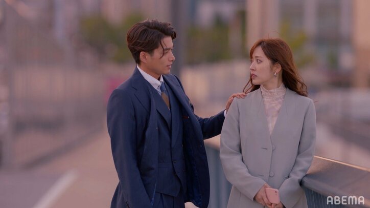 鈴木愛理とイケメン年上社長・白洲迅が急接近!? すっぴん＆ボサボサ髪の姿にかけた一言に「こんなの惚れるに決まってる」と反響