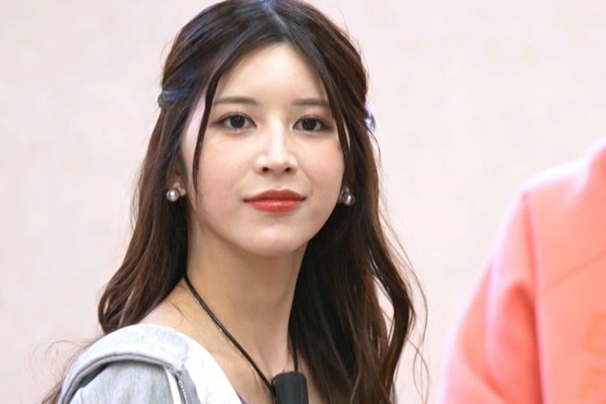 日向坂46・小坂菜緒似セクシー女優、ヨガウェアで際どすぎるポーズ