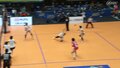 女子バレー、レシーバーが緊急回避の“破壊力抜群”スパイク 咄嗟のリアクションが物語る威力の凄さ