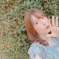 声優・内田真礼、秋らしさ満点の金木犀ショットに「最強の組み合わせ」「妖精みたい」と絶賛の声