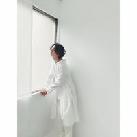 「美の塊」「かっこよすぎます」塩野瑛久、幻想的なオールホワイトコーデを披露し話題