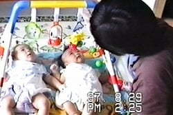 0歳で出会うも1歳で音信不通に…27年後に衝撃の再会を果たした男女