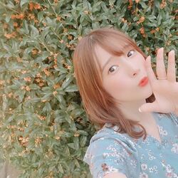 声優・内田真礼、秋らしさ満点の金木犀ショットに「最強の組み合わせ」「妖精みたい」と絶賛の声