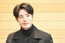 「勉強が苦手」俳優・塩野瑛久、学べるアニメ『Dr.STONE』がお気に入り「本当に夢がある」