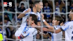 「ずる賢い！」久保建英、味方をも出し抜く超絶クイックリスタート炸裂！隙をついたセットプレーで相手守備網を引き裂き先制の起点に　3試合ぶりの先発で攻守に躍動し勝利に貢献「久保がいると各段にチャンスが増える」