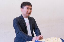 将棋芸人・かまいたち山内が初心者にもオススメする超速将棋「対局を初めて見る人にはいいかも」