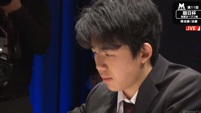 将棋・藤井聡太五段、中学生初の棋戦優勝！最年少で六段にも昇段　五段昇段からわずか16日 1枚目