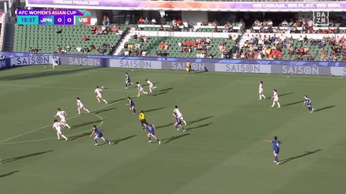 「レベルが違う」長谷川唯の“急減速スルーパス”にファン驚愕！「独壇場だ」「ペドリやん」バックスピンがまるで魔法【女子アジアカップ】 3枚目