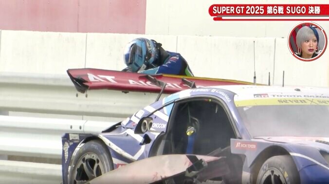 サーキット激震！ピット入口の壮絶クラッシュで捉えた“三者三様の”舞台裏 ドライバーはブチギレ、呆然、肩を落とす 2枚目