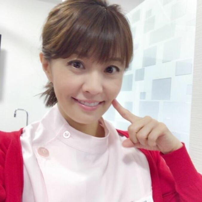 小林麻耶、安定のぶりっこポーズ披露に「可愛すぎる」の声 1枚目