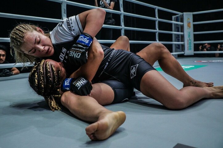 「その娘、凶暴につき」 殴って、舌出して、ダンスして…平田樹、ジャカルタのファンを魅了