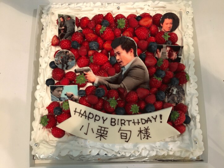 小栗旬『CRISIS』撮影現場で迎えた34歳　約5ヶ月前のサプライズバースデー初解禁