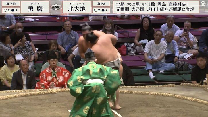 【写真・画像】「脳が揺れてる」土俵下に激しく落下した力士に元大関が“寄り添う“真摯な振る舞い「わざわざ下りて…」　1枚目