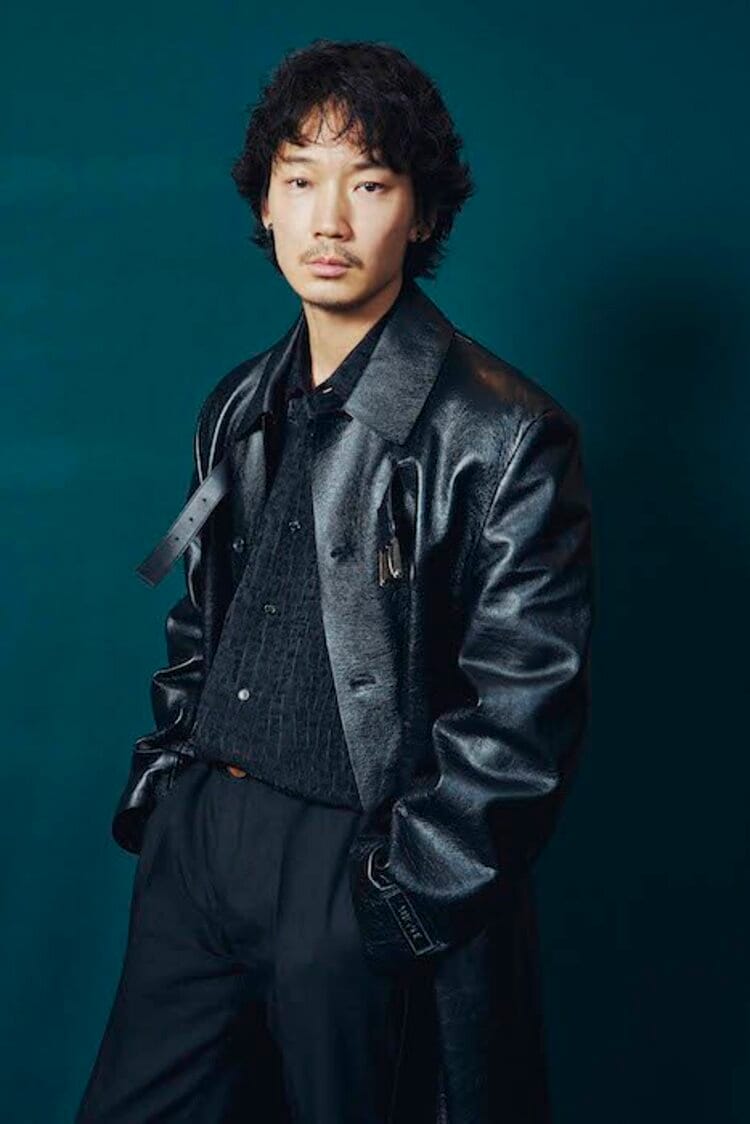 写真・画像】綾野剛が25歳年下の新人・齋藤潤に期待する継承 言葉では