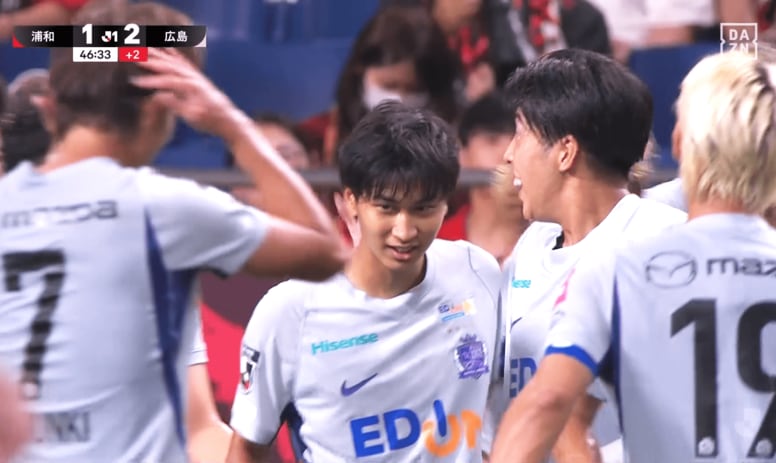 「エレガントすぎ」広島ファンタジスタが“別格のパス”で浦和を無力化！極上アシストに「何じゃそりゃ」「洋太朗にしかない感覚」