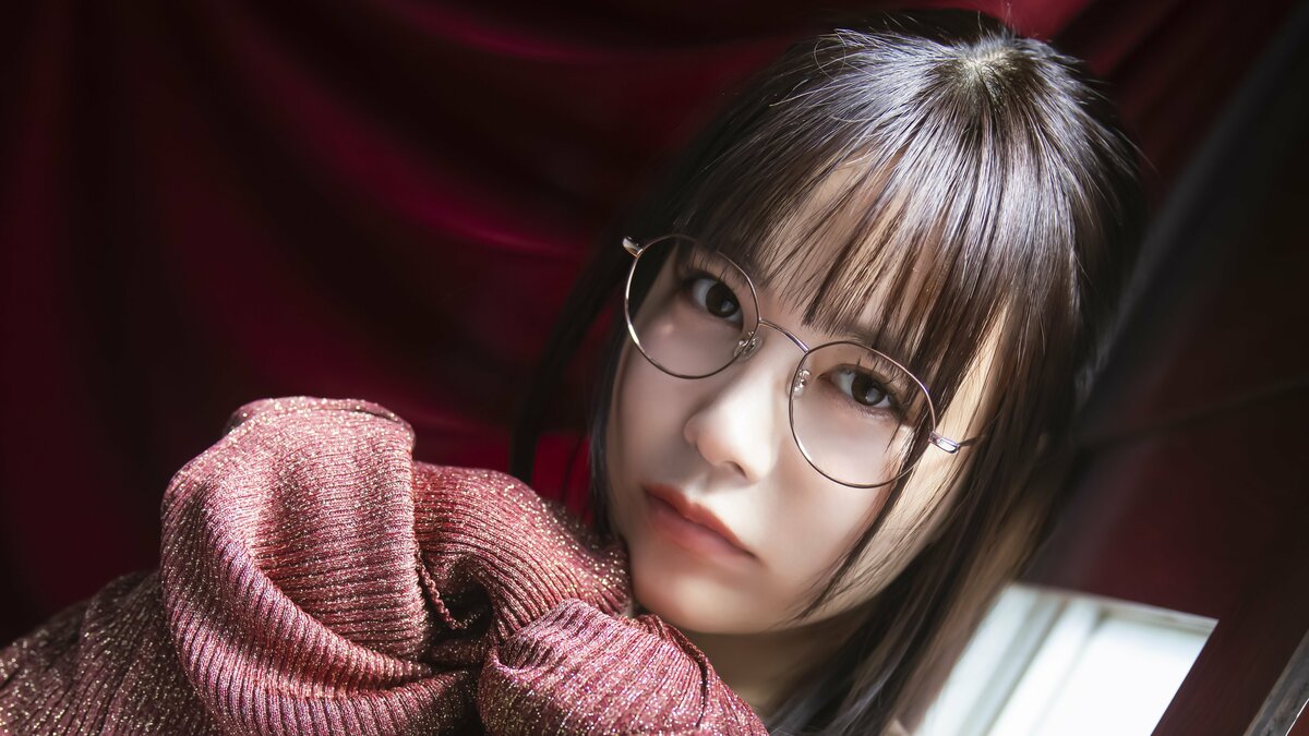 美ボディー”東雲うみが表紙＆巻頭 裏表紙は「Rain Tree」3人