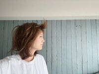 「寝癖でこの可愛さは凄い」「尊い」本田翼、カブトムシ風な寝癖を披露し反響