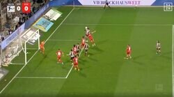 場内騒然！ 安藤智哉、ド迫力の“強烈ヘッド”「打点高すぎ！」驚異のジャンプ力→相手選手の上から叩きつける「完璧だった」 