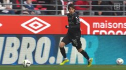 「視野広すぎ」「そこ出せる？」伊東純也のスルーパスが凄すぎると話題に 仕掛けると見せかけて、急停止で相手2人を翻弄し絶好の位置へ…パスセンスとスピードが圧巻過ぎた瞬間