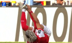 「何てことするんだ！」伊東純也が足を踏まれ悶絶…「カード出ない？」「日本の宝やぞ」危険タックルにファン激昂