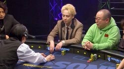 どうした！？「最悪だ…」ポーカー好きイケメンアイドル、“最強カード”引き当てるもまさかの結末に落胆「かわいそう」