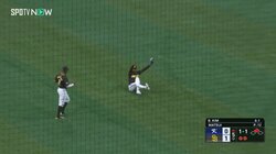 ただ捕るだけじゃつまらない！タティスJr.が見せたプラチナ守備 バンザイスライディングキャッチに韓国ファンも大歓声