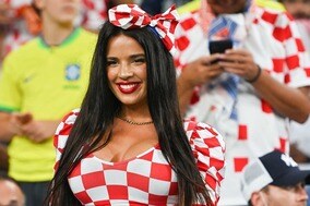 「超絶セクシー！」世界沸騰のクロアチア美女サポが“最強悩殺コス”姿を披露！「ブラジル撃破を呼び込んだ」【Ｗ杯】