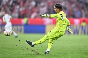 バイエルンに“19セーブGK”がポカールで負傷　ボルシアMGとスイスを支える守護神のＷ杯の出場は？