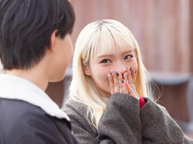 【写真・画像】「こんなイケメンが私のこと来てほしいって…！」金髪イメチェンで再登場のひなた、早くもモテモテ『今日好き』テグ編第1話　1枚目