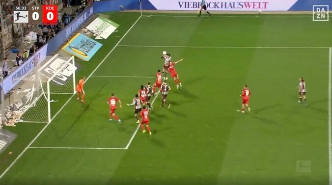 【写真・画像】「エグすぎる」川﨑颯太、爆速スピード→“豪快スライディングタックル”炸裂「メンタル強い」ファウル判定に不満… 体ごと吹っ飛ばす一撃　1枚目