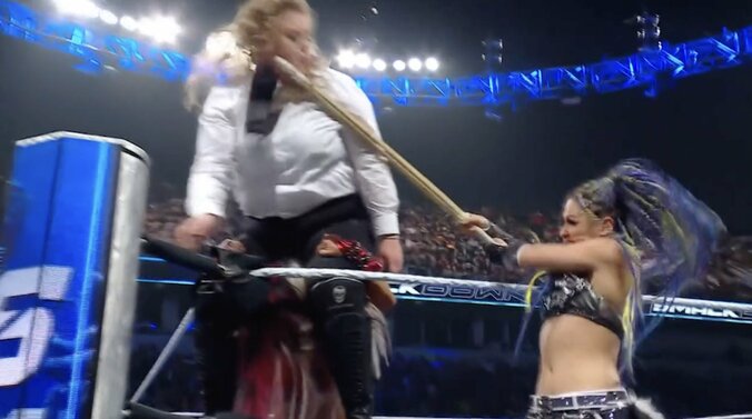 顔面に竹刀が容赦なくヒット