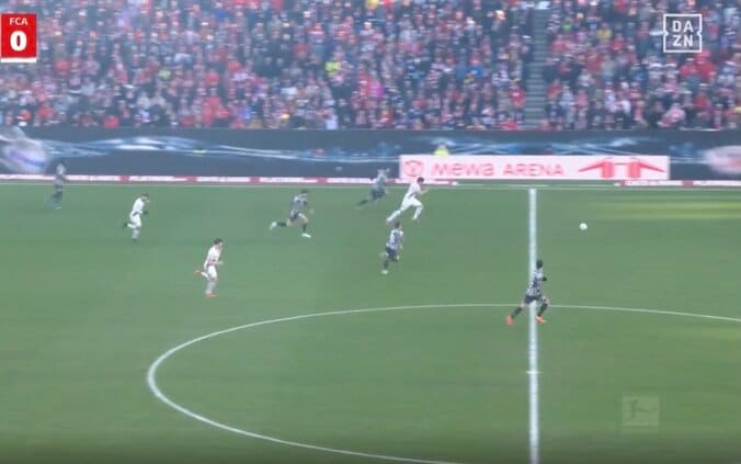 「ドン引きやん」佐野海舟、目を疑う“まさかの展開”「すげえw」「速すぎじゃね？」驚異の“爆速プレスバック”にスタジアムから拍手 3枚目