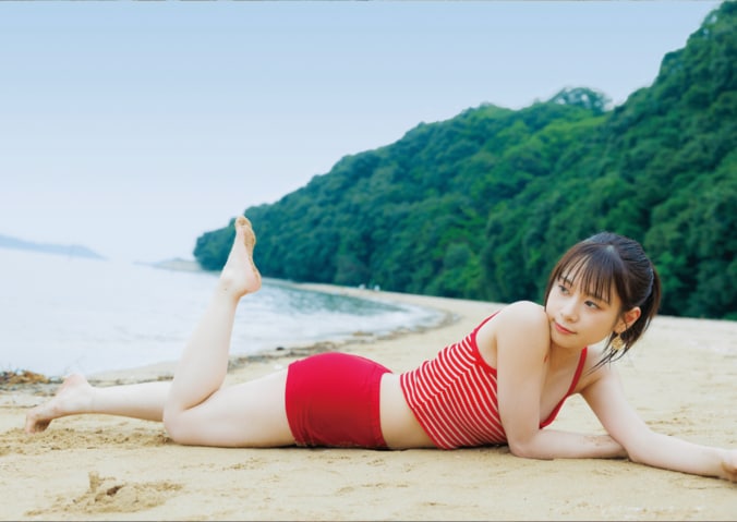 声優・前田佳織里、初の水着やナイトウェア姿などを収めた2nd写真集が発売「いっぱいドキドキしてください！」 3枚目