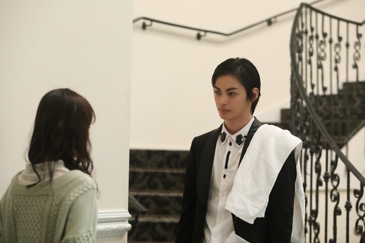 傷を負ったヒロインに、どこまでも優しい王子様…神尾楓珠、『ブラックシンデレラ』のイケメン役がハマりすぎ