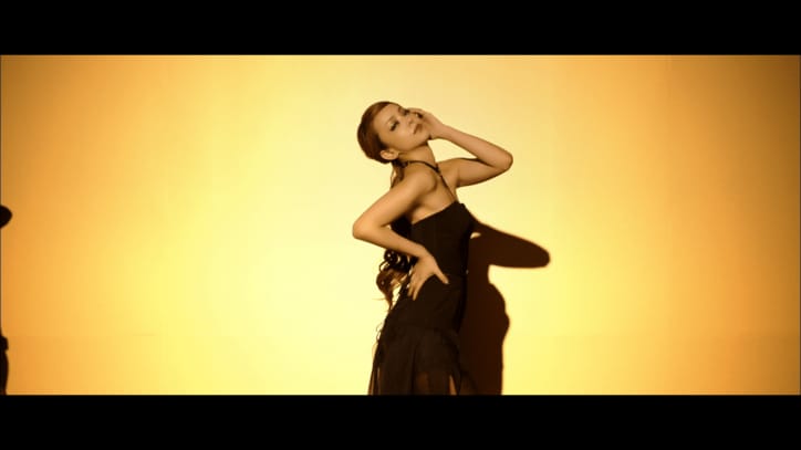 安室奈美恵ファッション総選挙ランキング発表、キャリア25年で最も愛された作品1位は？