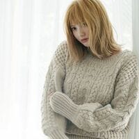 「可愛すぎて大変」「やばい可愛すぎる…」安斉かれん、ニット姿オフショットに反響